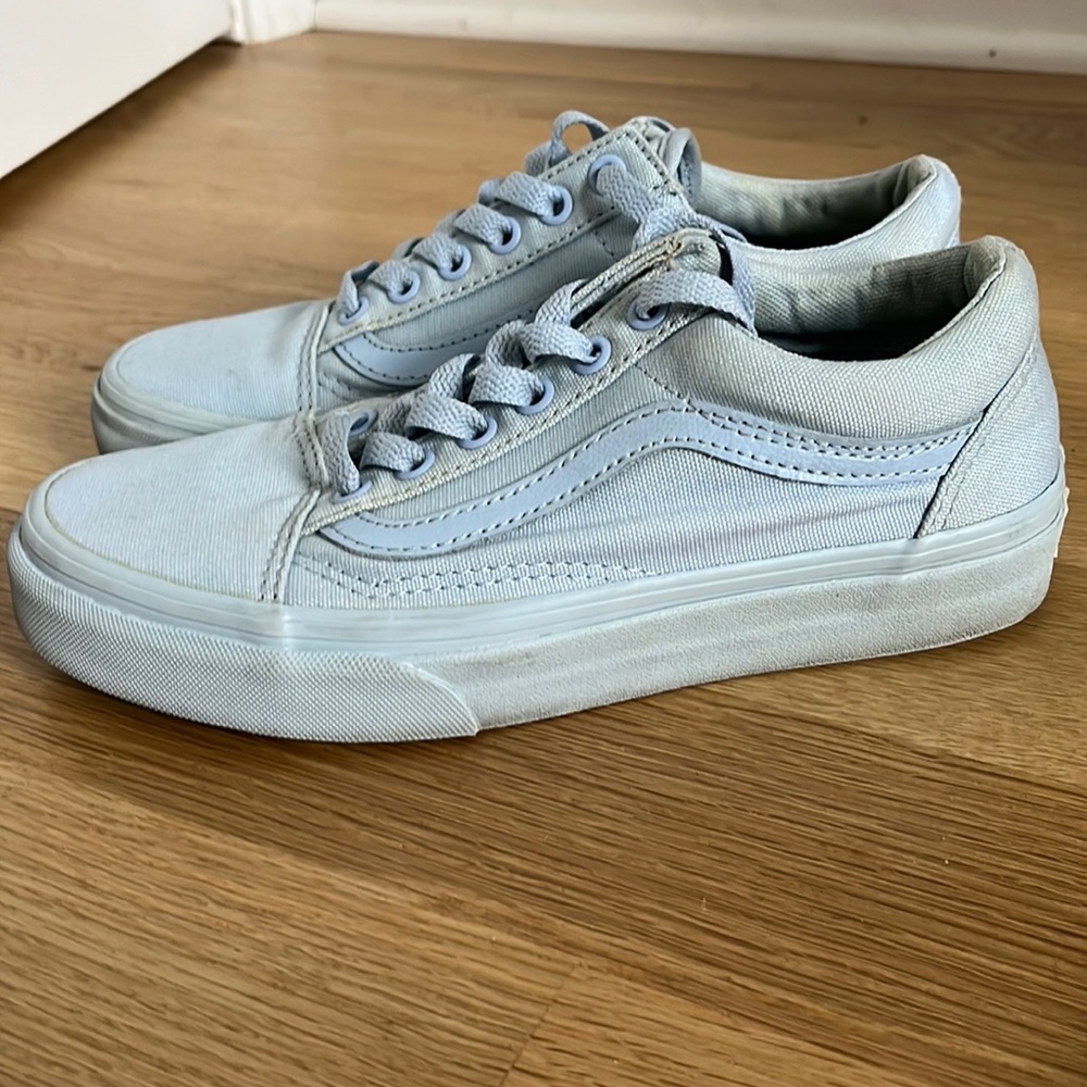 Vans canvas old skool shoe women’s 6, men’s 4.5